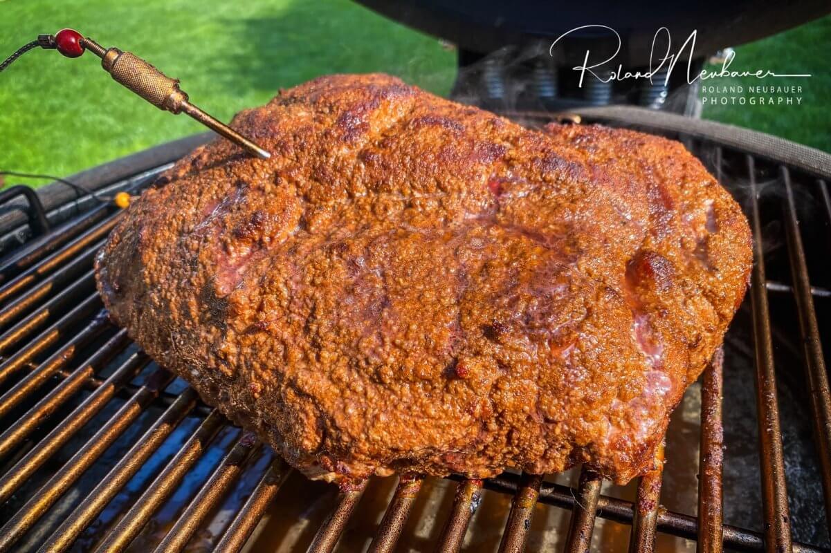 Mariniertes Fleisch am Griller